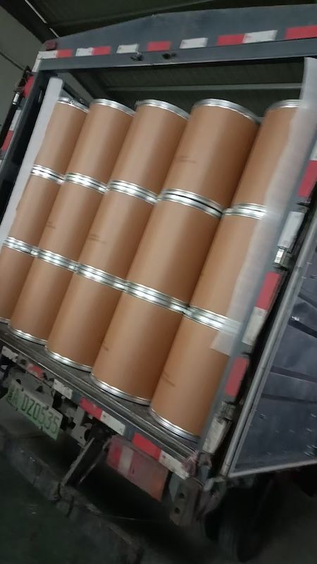 博輝包裝制品鐵箍紙板桶發貨現場